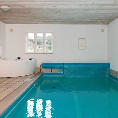Five-bedroom Holiday In 15 * בלבאנד