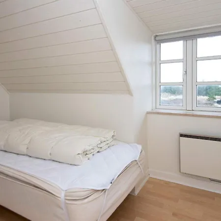 Five-bedroom Holiday In 15 בלבאנד
