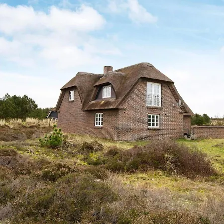 Five-bedroom Holiday In 15 בית נופש